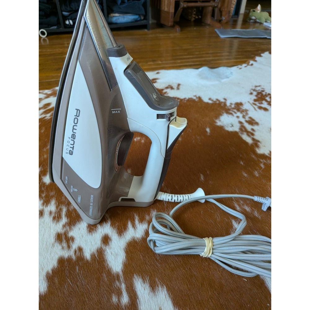 Rowenta Focus DW5080 1700W Electric Steam Iron Made In Germany